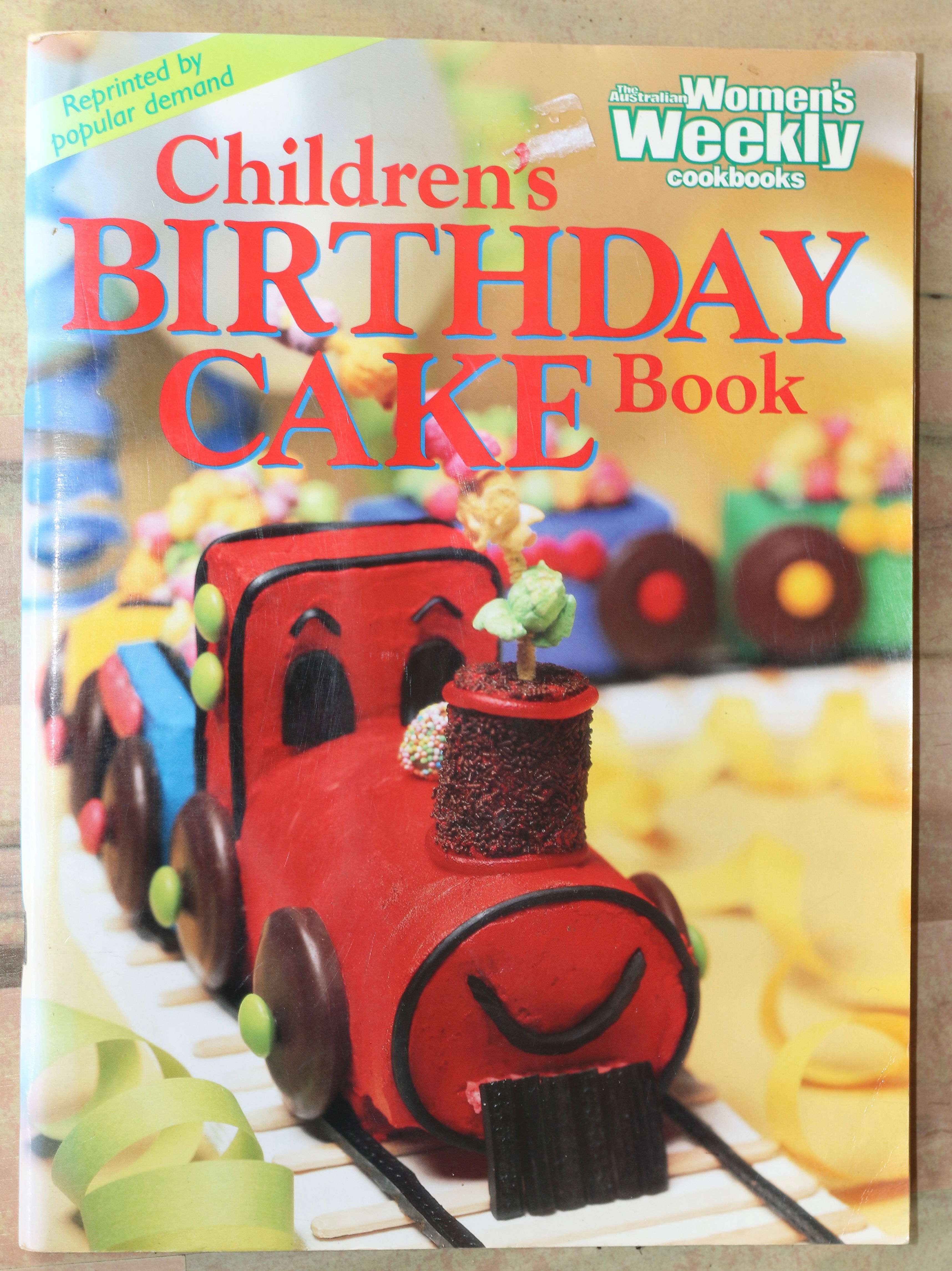 Vintage The Australian Women's Weekly Children's Birthday Cake Cook Book