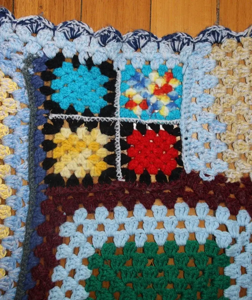 Miniatura: Preloved Handmade Crochet Knee Rug