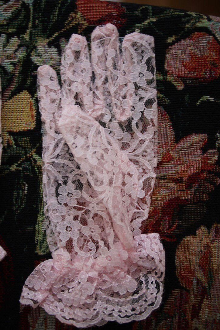 Miniatura: Preloved Vintage Lace Girls gloves, Flowergirl Gloves, Wedding gloves size 4-7