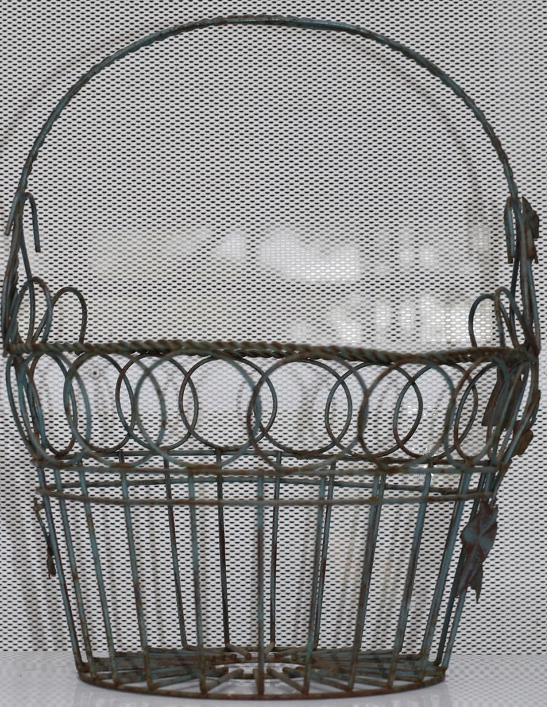 Μικρογραφία: Preloved Vintage Wire basket , Wire egg basket, Metal Basket with Leaf