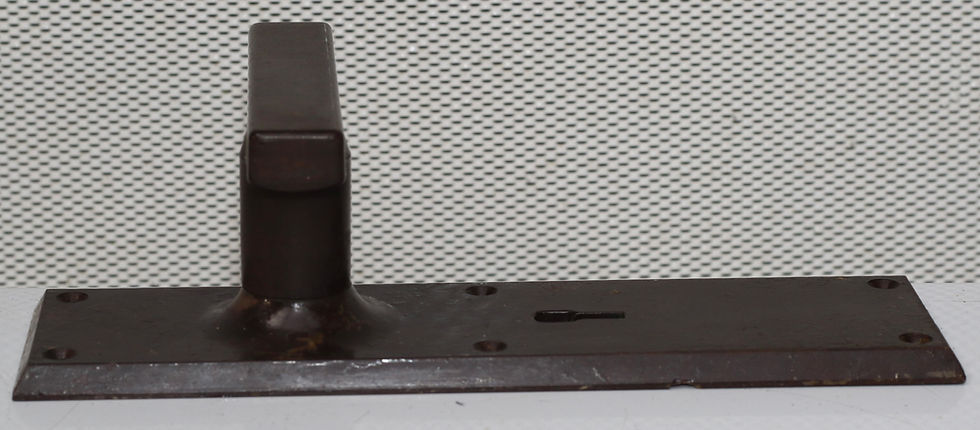 Миниатюра: Preloved Everite Bakelite Door Handle And Door Lock Cover Plate Set