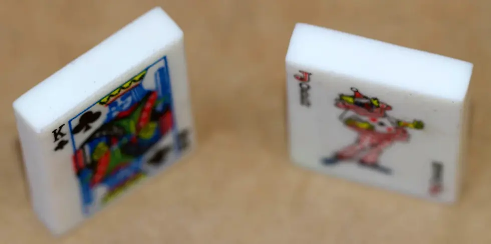 Miniatura: Preloved Vintage Playing Cards Erasers , King of Clubs and Joker, Vintage Cards