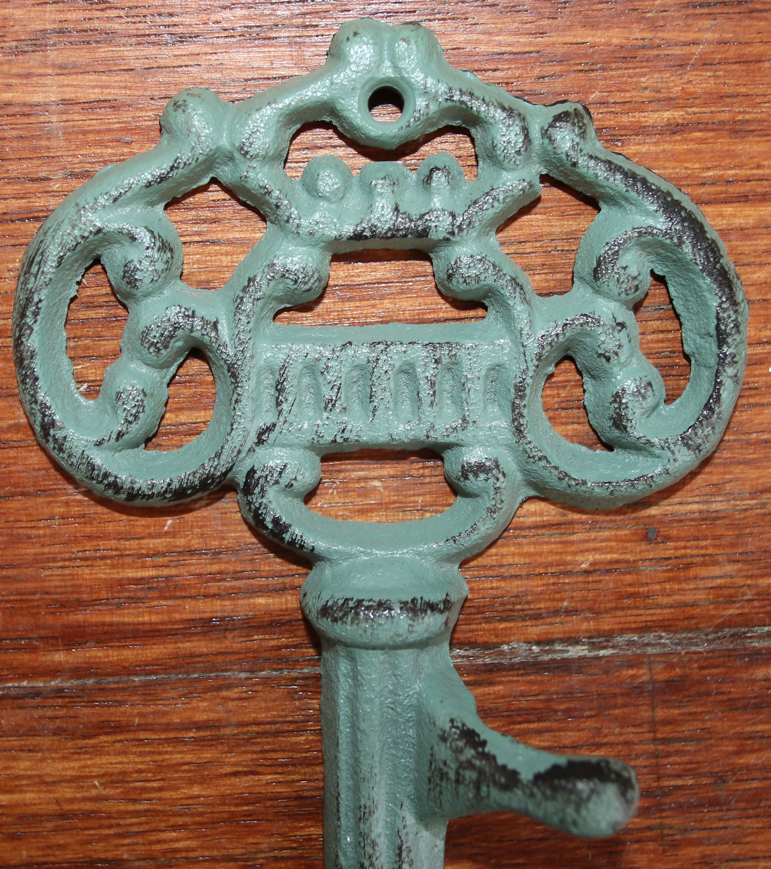 Preloved Metal key rack, Metal Key-Shaped Key Holder