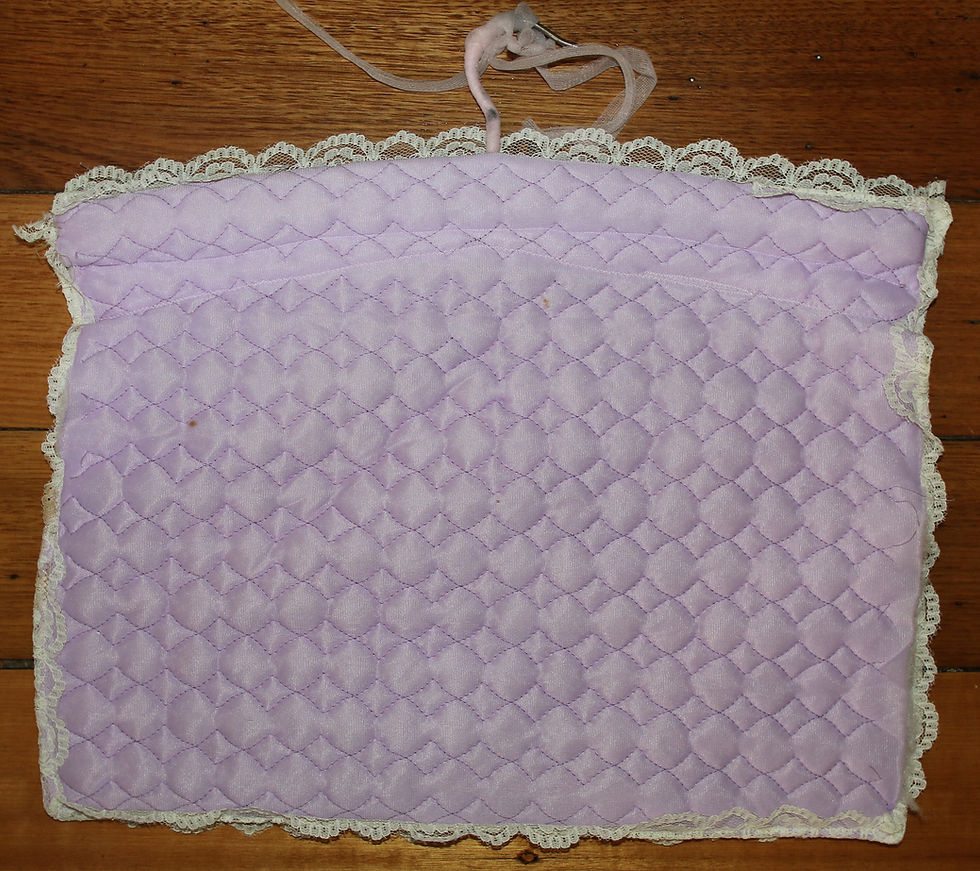 Miniaturbild: Preloved Coathanger with lace , Coathanger with storage