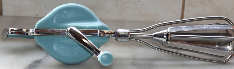 Миниатюра: Preloved Vintage Tala stainless steel hand beater, Metal Egg Beater