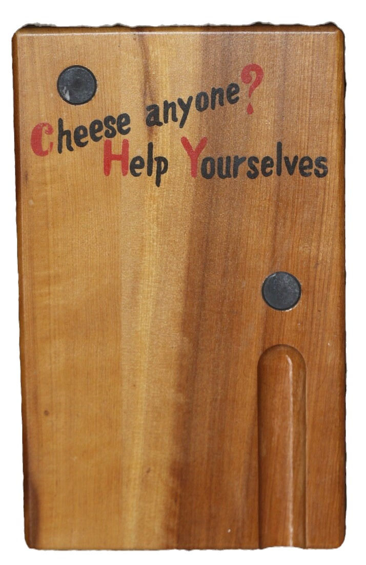 Miniatura: Preloved Wooden cheeseboard with knife