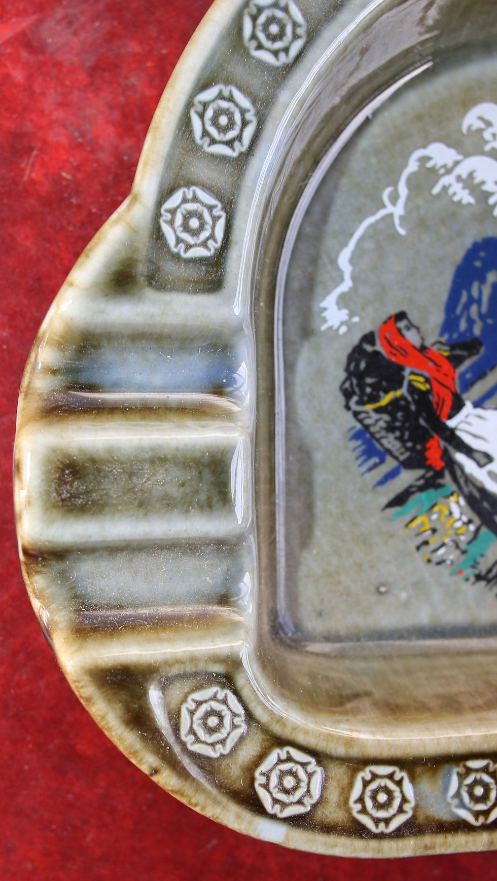 Miniaturbild: Preloved Souvenir of Ireland, Wade Co Armagh Cottage Scene Green Ashtray
