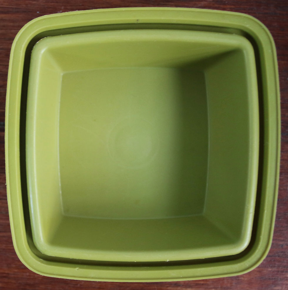 縮圖：Preloved Tupperware Beetroot Keeper, Tupperware pickle or pineapple or b