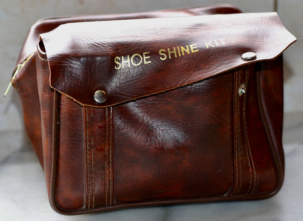 Miniatura: Preloved Vintage Vinyl Shoe Shine Case, Shoe Shine Kit Case