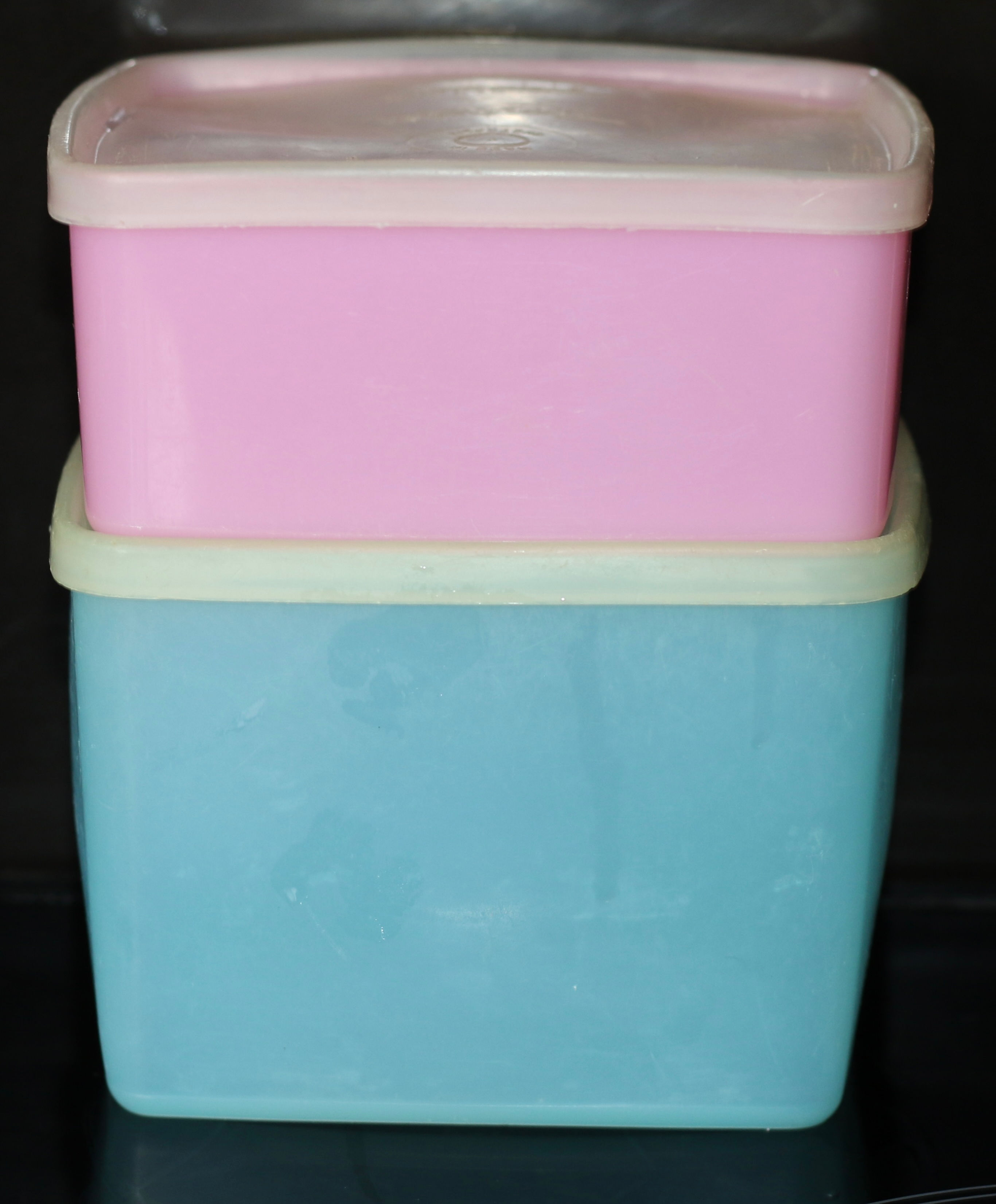 Preloved Pair of Pastel Tupperware Containers, Tupperware Sandwich Boxes