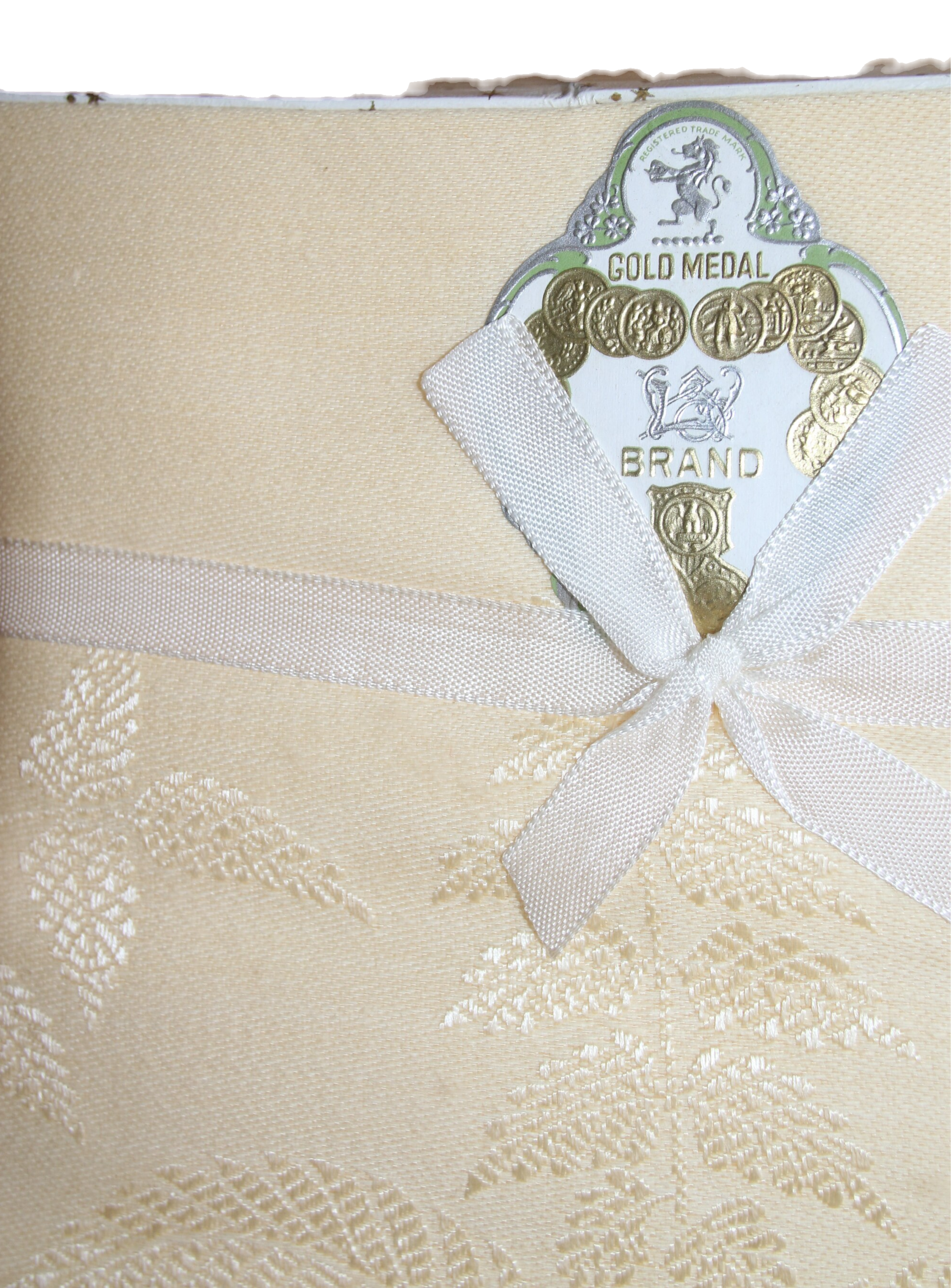 Vintage Table Set with 4 Serviettes , table linen set in original box