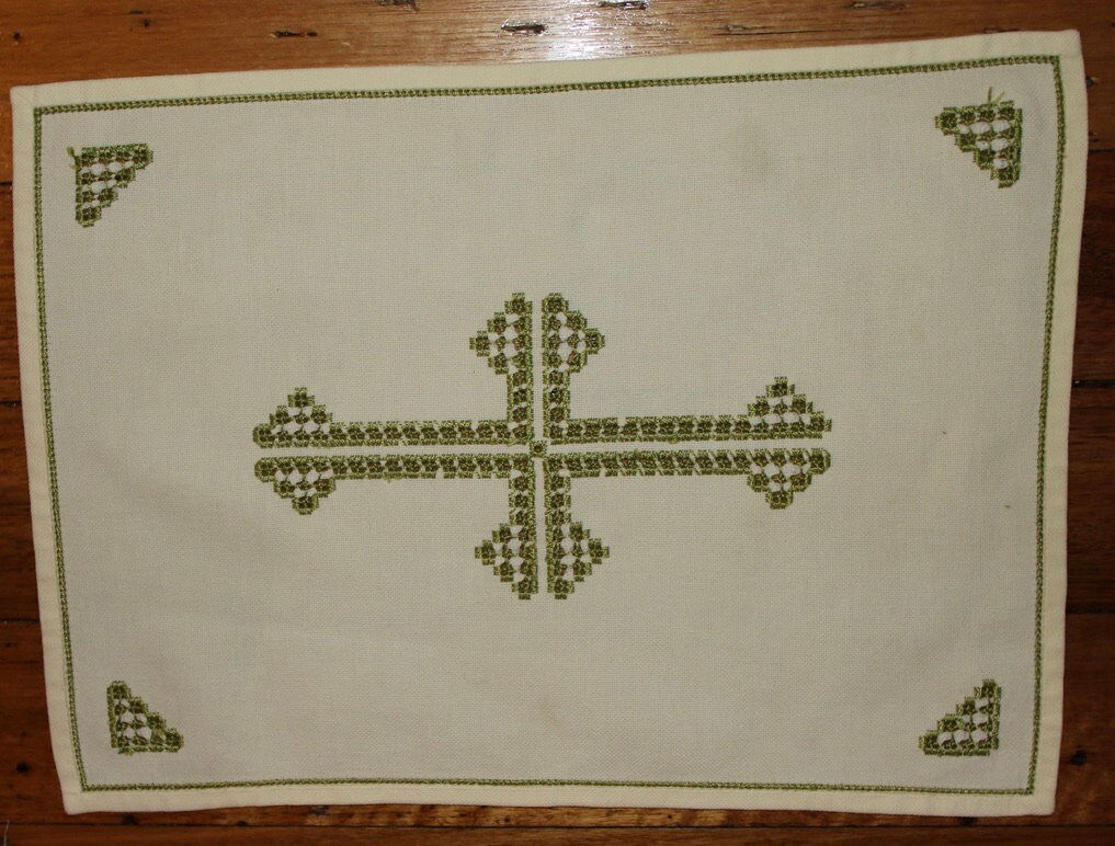 Preloved Centrepiece, tablemat