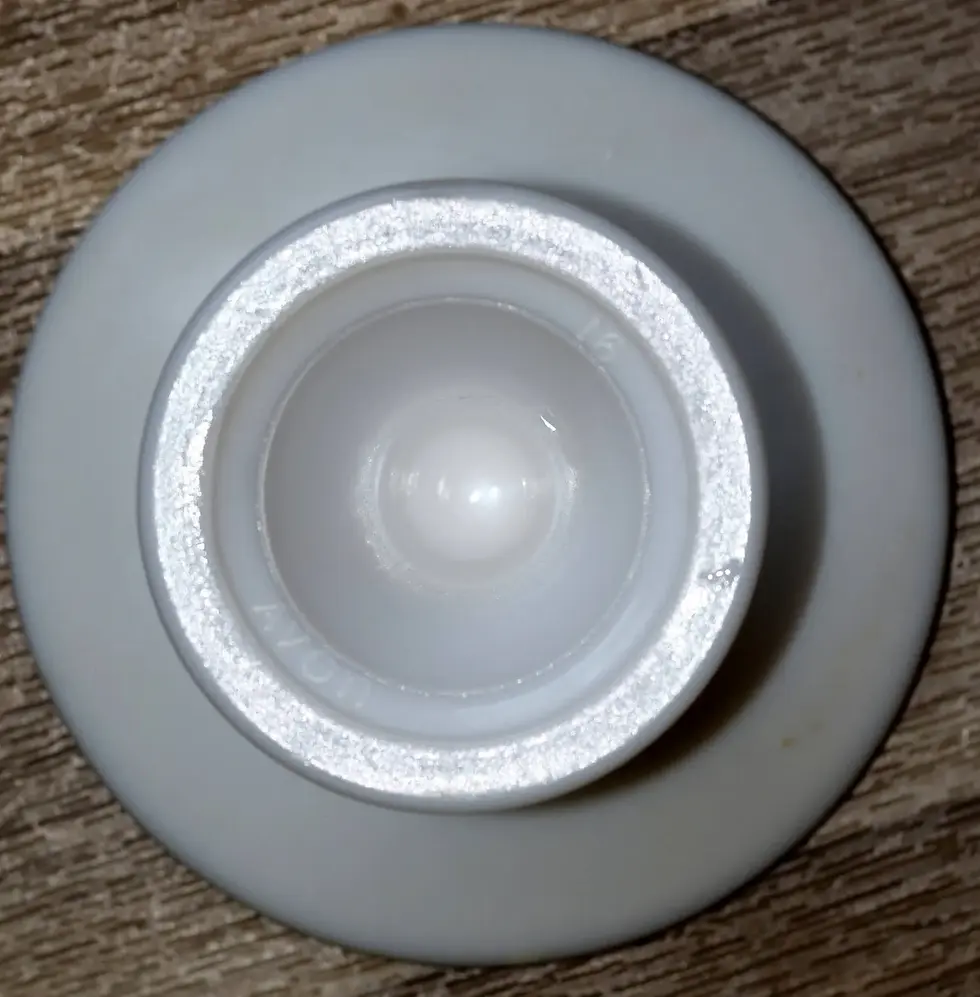 Miniatura: Preloved Avon Milk Glass Candle Holder