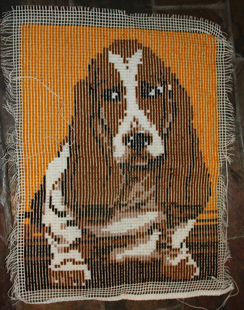 Μικρογραφία: Preloved Vintage Bassett Hound Dog Latch Hook Display Rug Wall Hanging