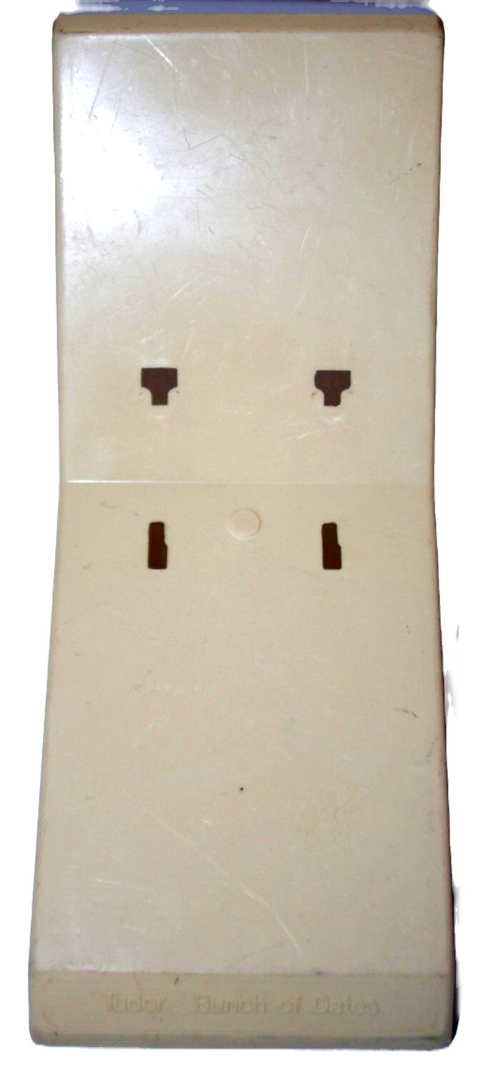 Miniaturbild: Preloved Tudor flip top industrial style plastic calendar holder
