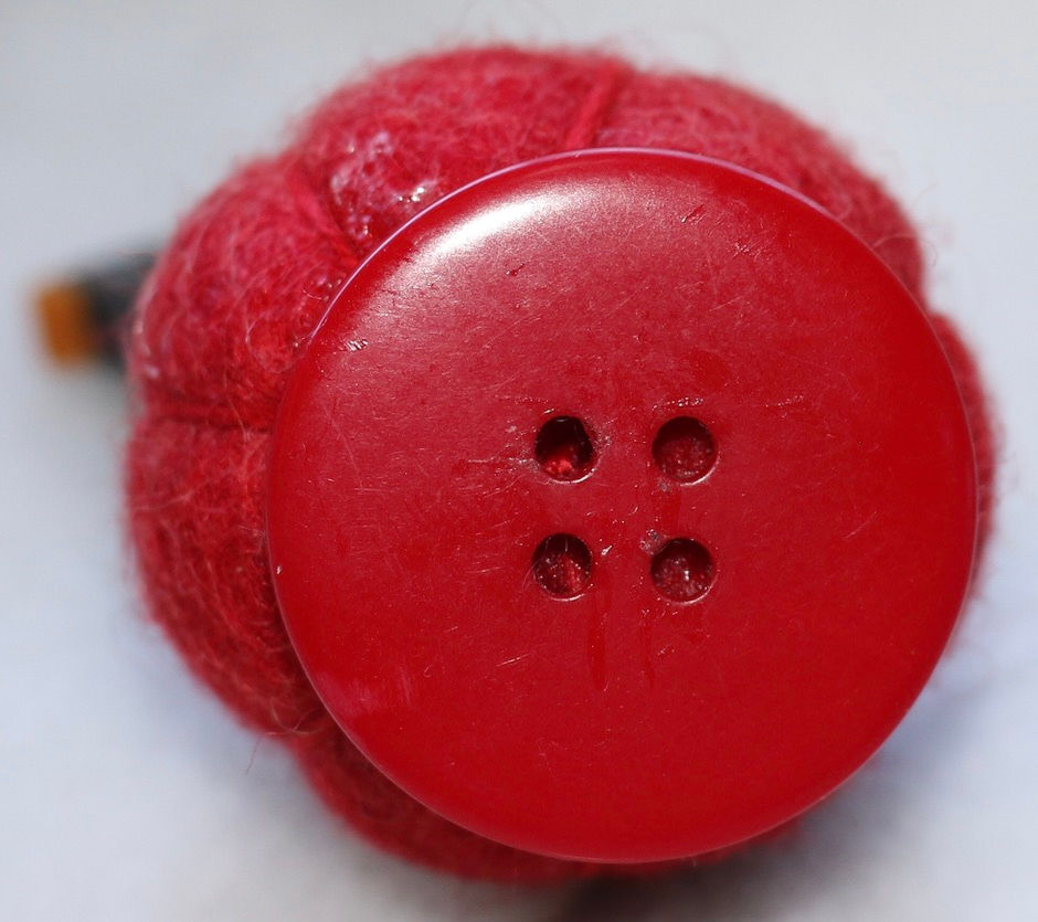 Miniatura: Preloved Needlefelt Tomato Pin Cushion