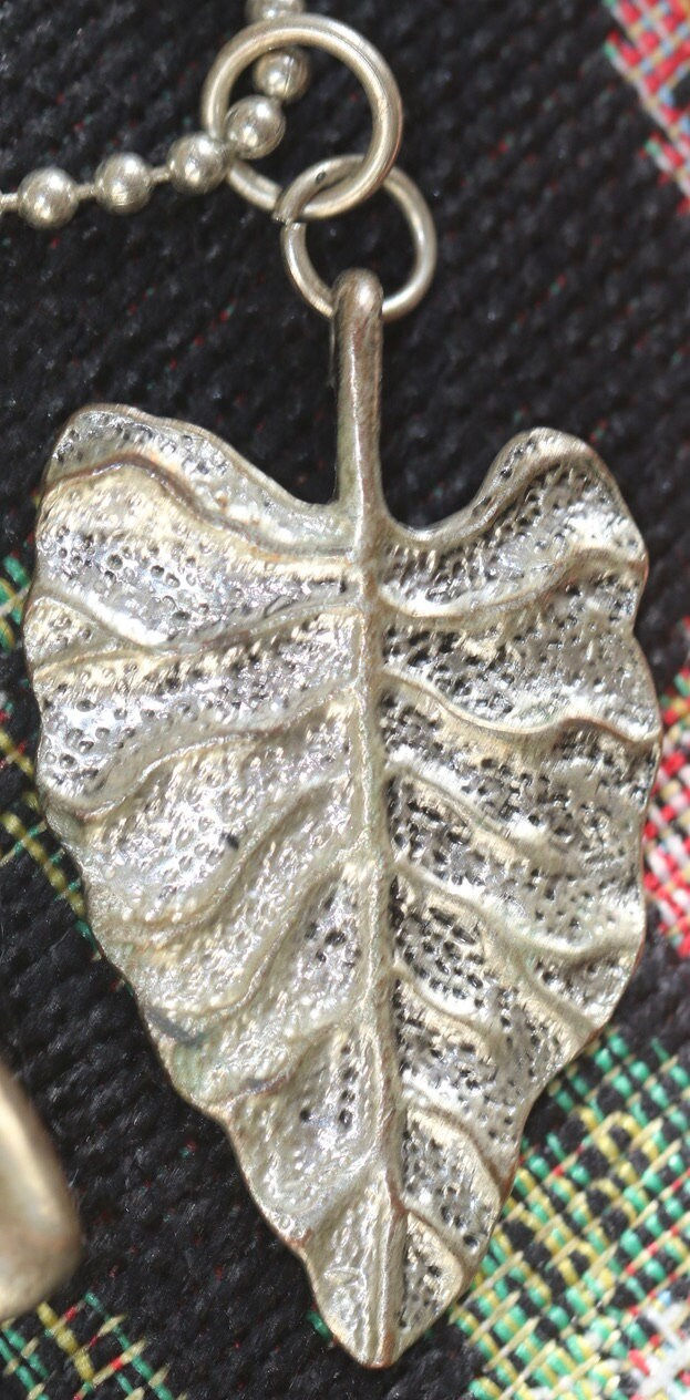 Miniature : Preloved Metal Leaf & Flower Pendant