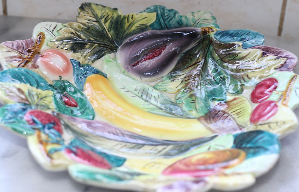 縮圖：Preloved  vintage Italian Majolica hand-painted ceramic fruit plate
