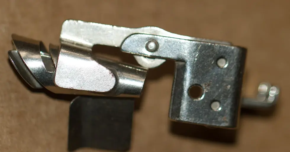 Miniatura: Preloved  Simanco sewing machine attachment. Simanco 121464.