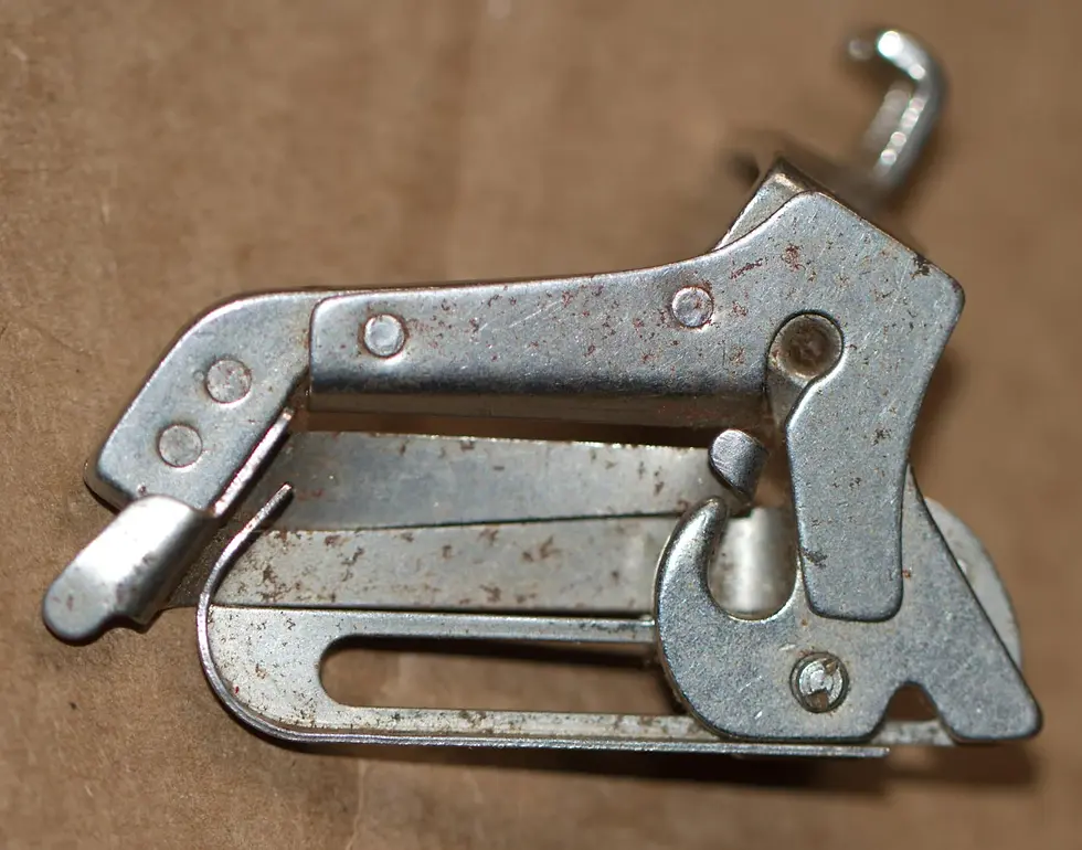 Miniatura: Preloved Singer Simanco sewing machine attachment. Simanco  35931