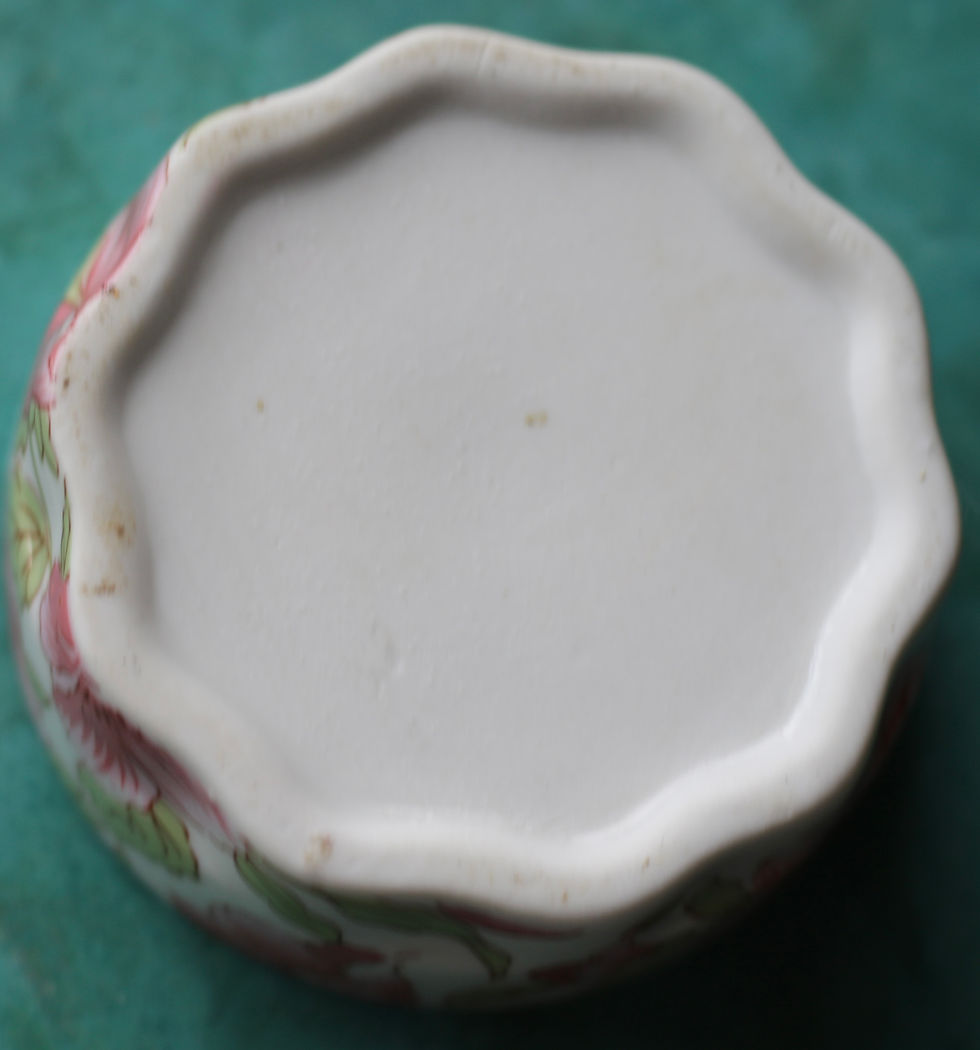 Miniatura: Preloved Small Floral Ceramic Trinket Box