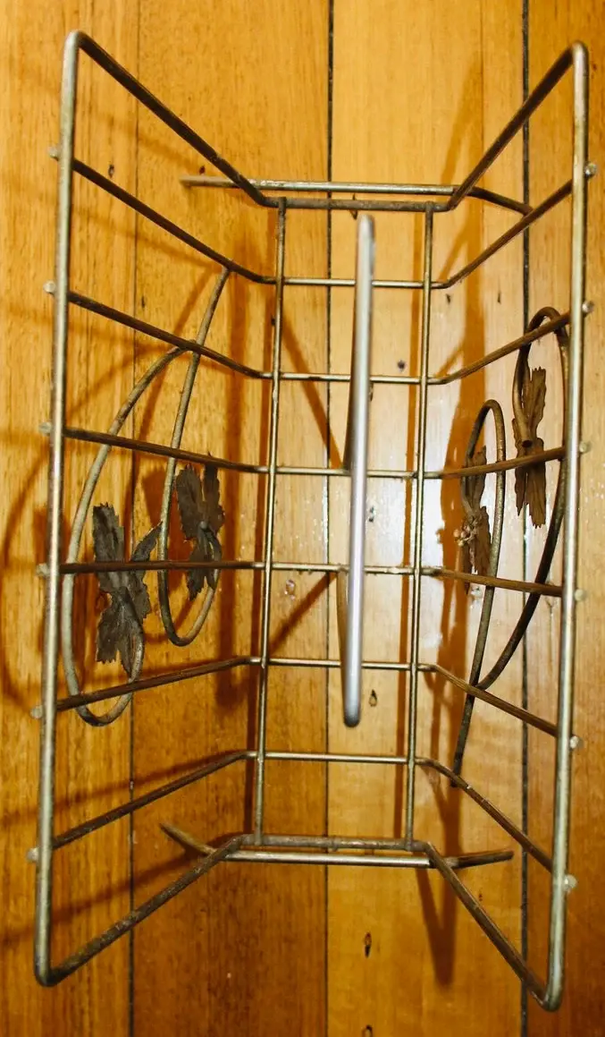 縮圖：Preloved Vintage metal magazine rack