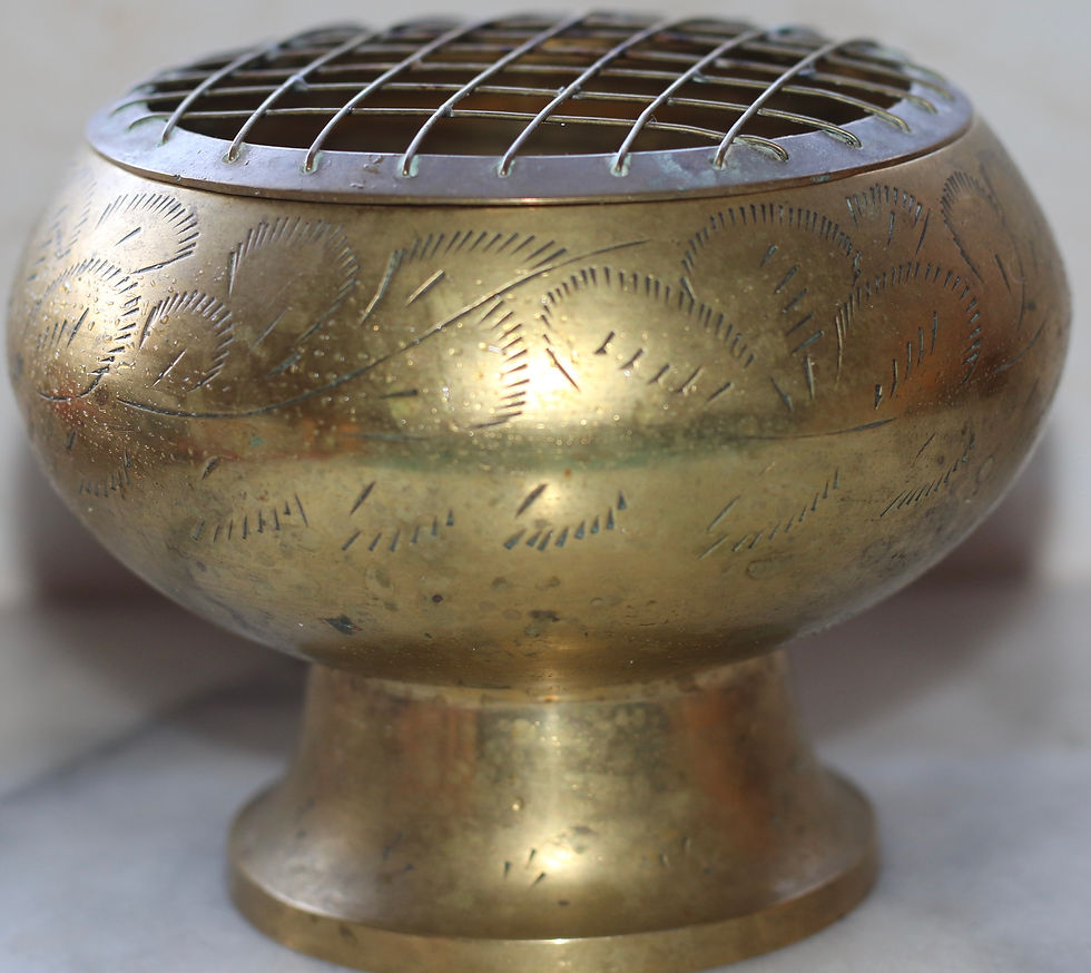 Miniature : Preloved Brass pot pourri bowl with mesh lid, brass potpourri bowl