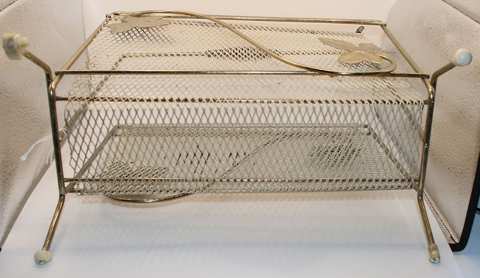 縮圖：Preloved Vintage metal magazine rack