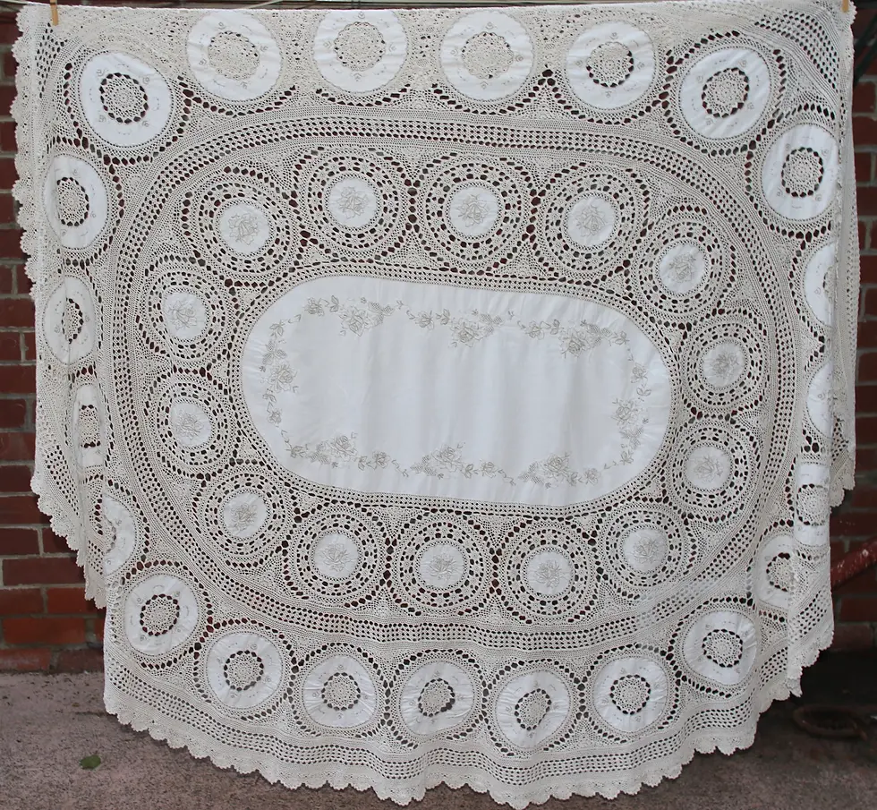 Miniaturbild: Preloved Crochet Lace tablecloth, Crochet Tablecloth, Oval Tablecloth