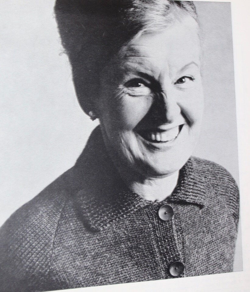 縮圖：Vintage Patons Knitting Book No.826- Family Classics in Scotch Mist, OOP pattern