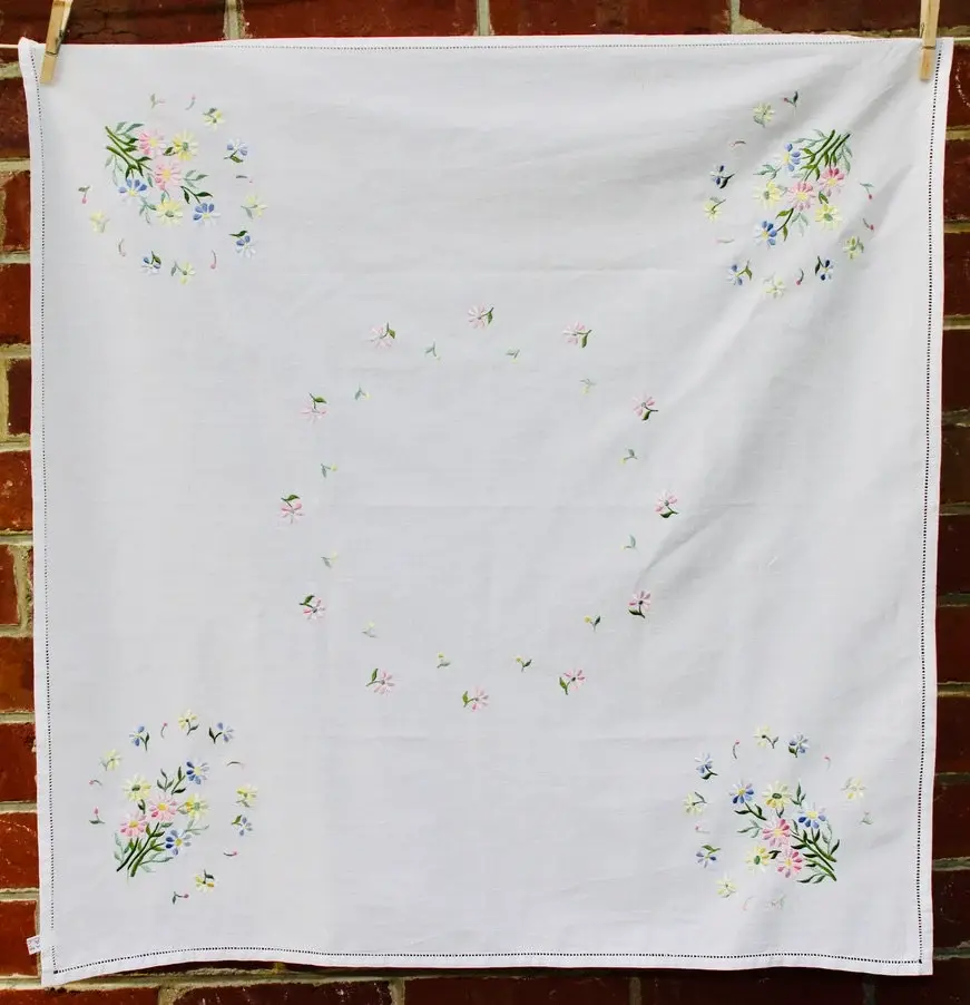 Miniatura: Preloved Embroidery Tablecloth, Floral Tablecloth, Flower Tablecloth