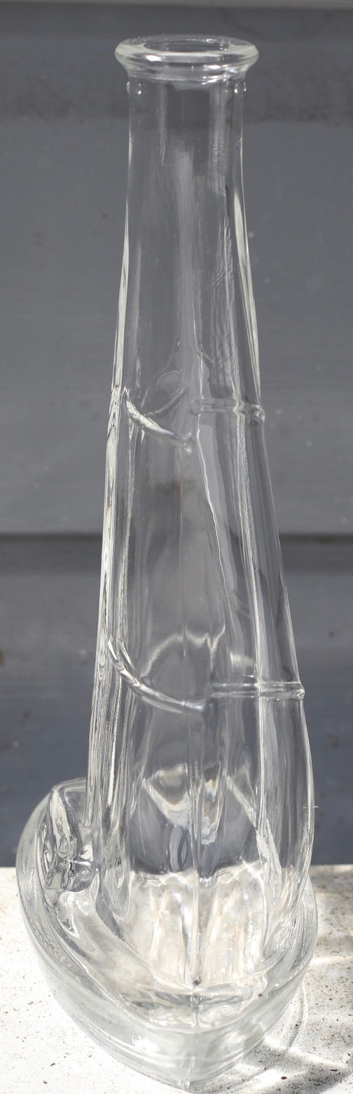 Miniatura: Preloved Sailboat-shaped glass bottle