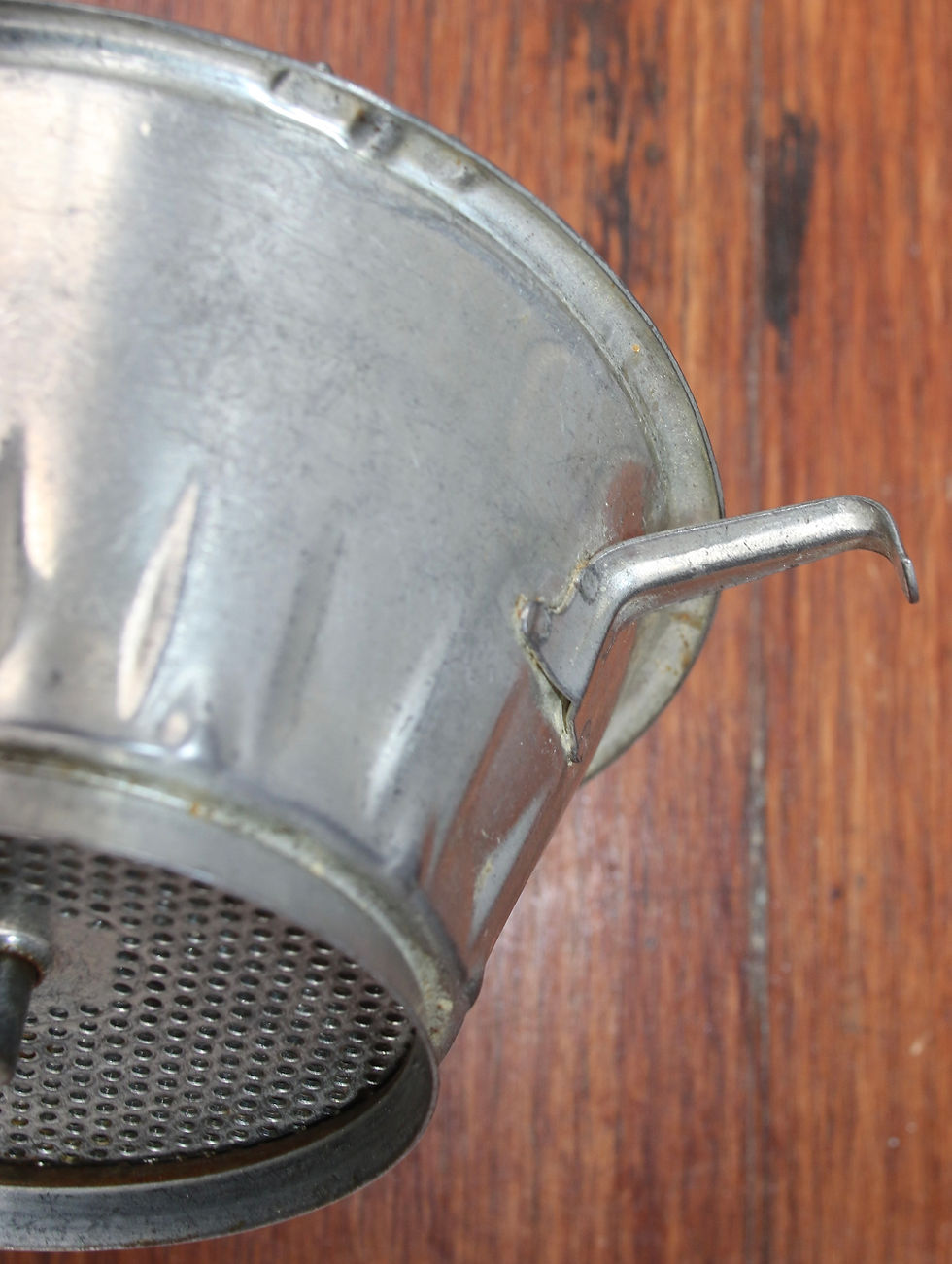 Miniaturbild: Preloved Vintage Metal Passe Vite, Made in Belgium.