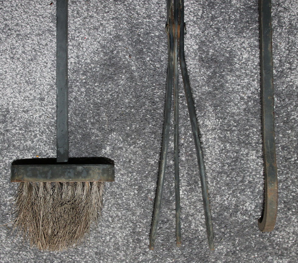 Miniaturbild: Preloved Vintage Hand-forged Fireplace Tools and Stand