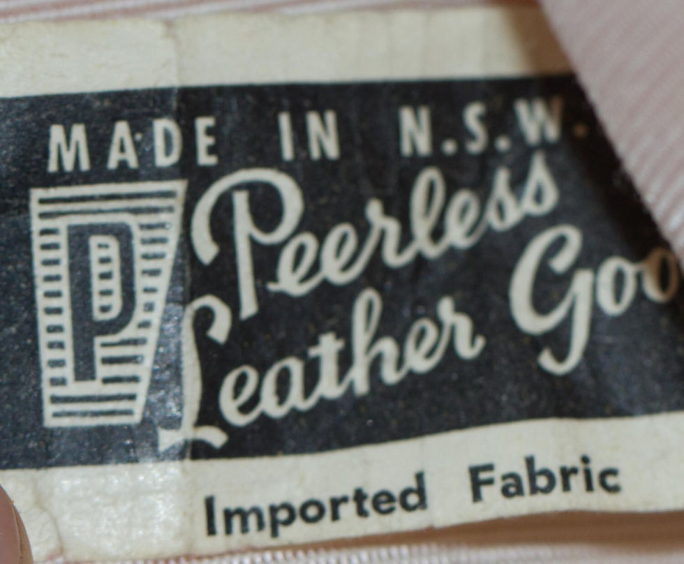 Μικρογραφία: Preloved Peerless Leather Group Raffia Clutch. Made in Australia.