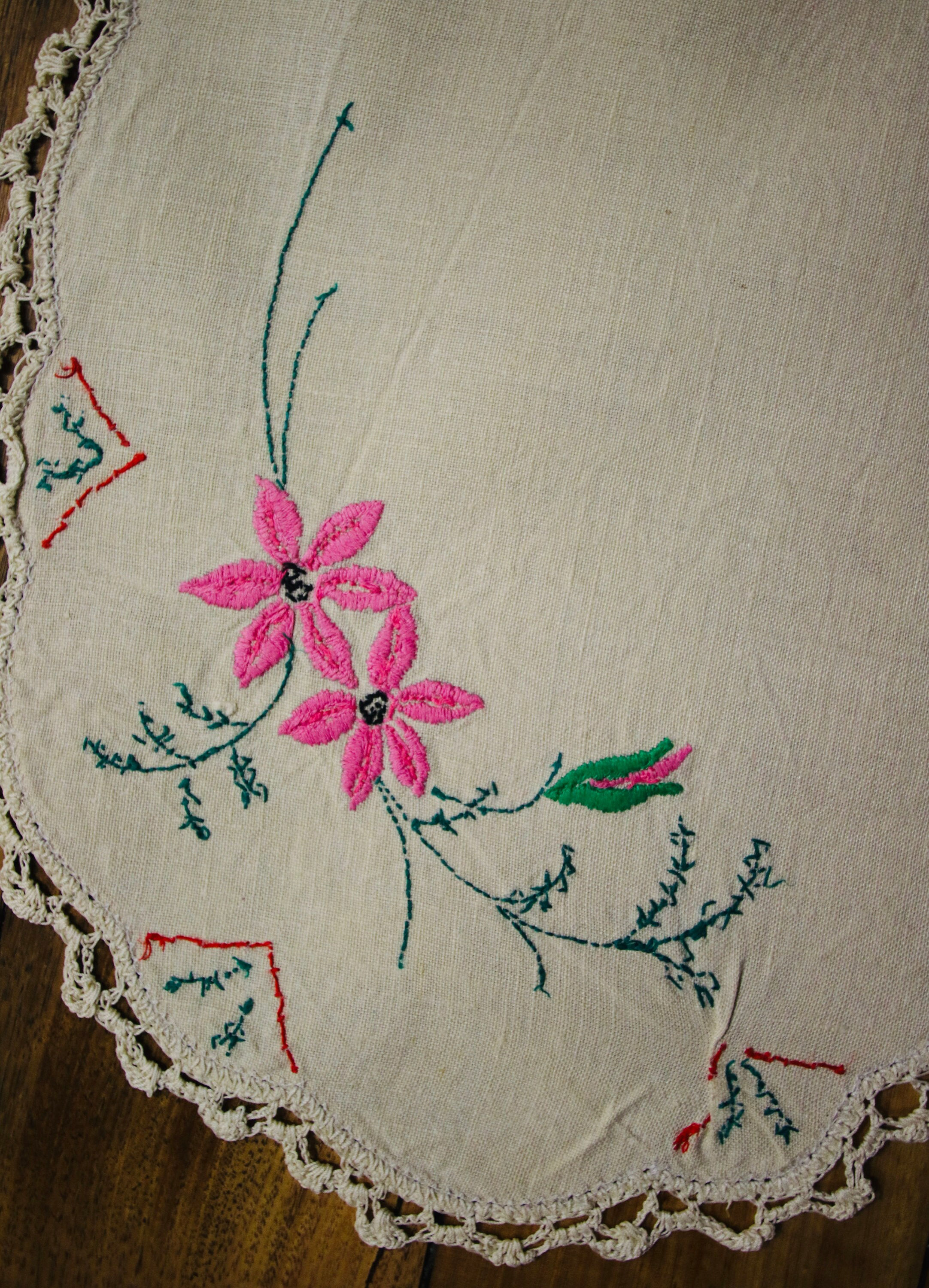 Preloved Floral Centrepiece, Floral tablemat