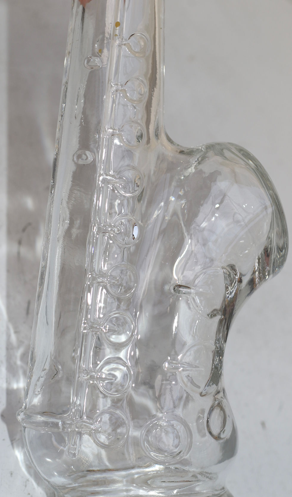 縮圖：Preloved Saxophone-shaped glass bottle