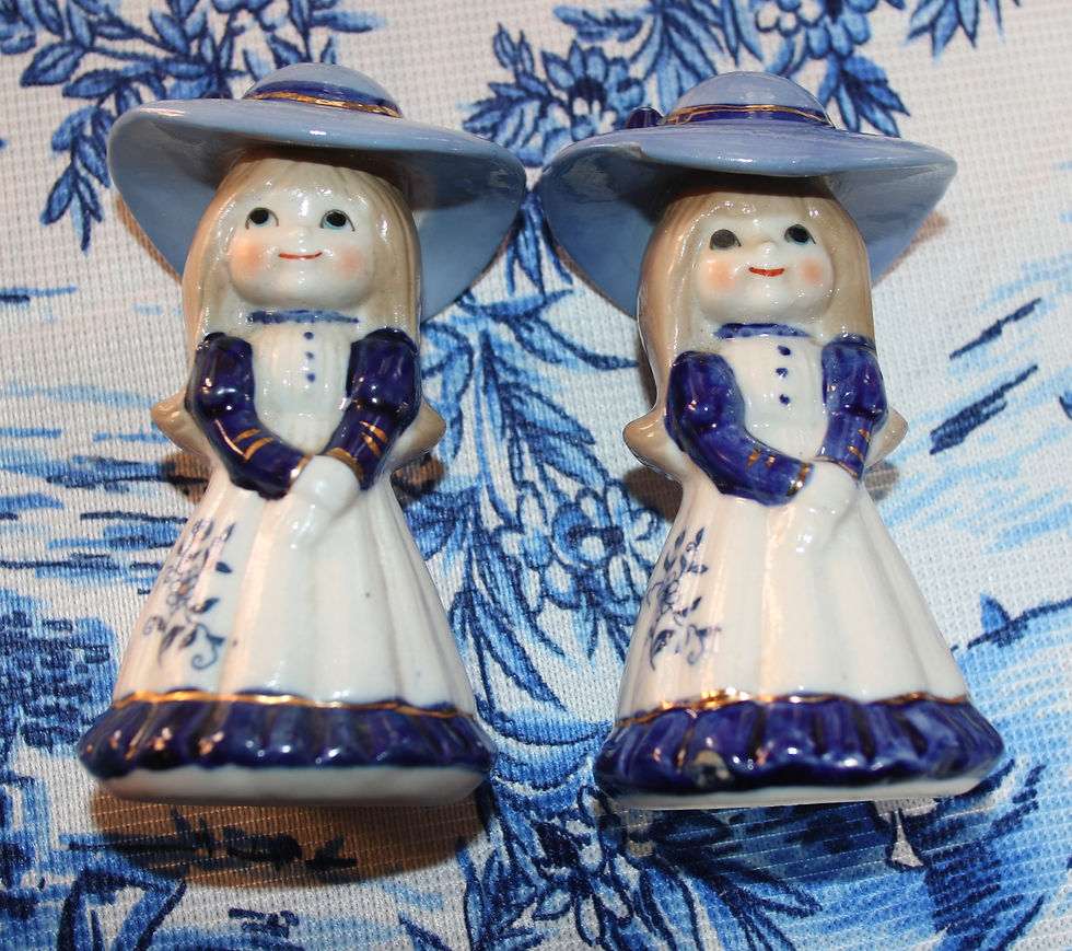 Миниатюра: Preloved Vintage ceramic women salt and pepper shakers