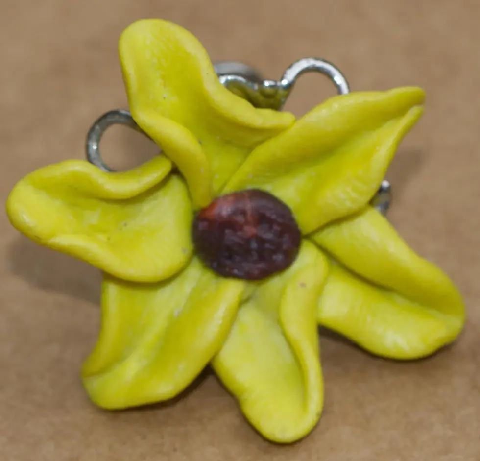 Preloved Vintage Clip On Ceramic Flower Earrings