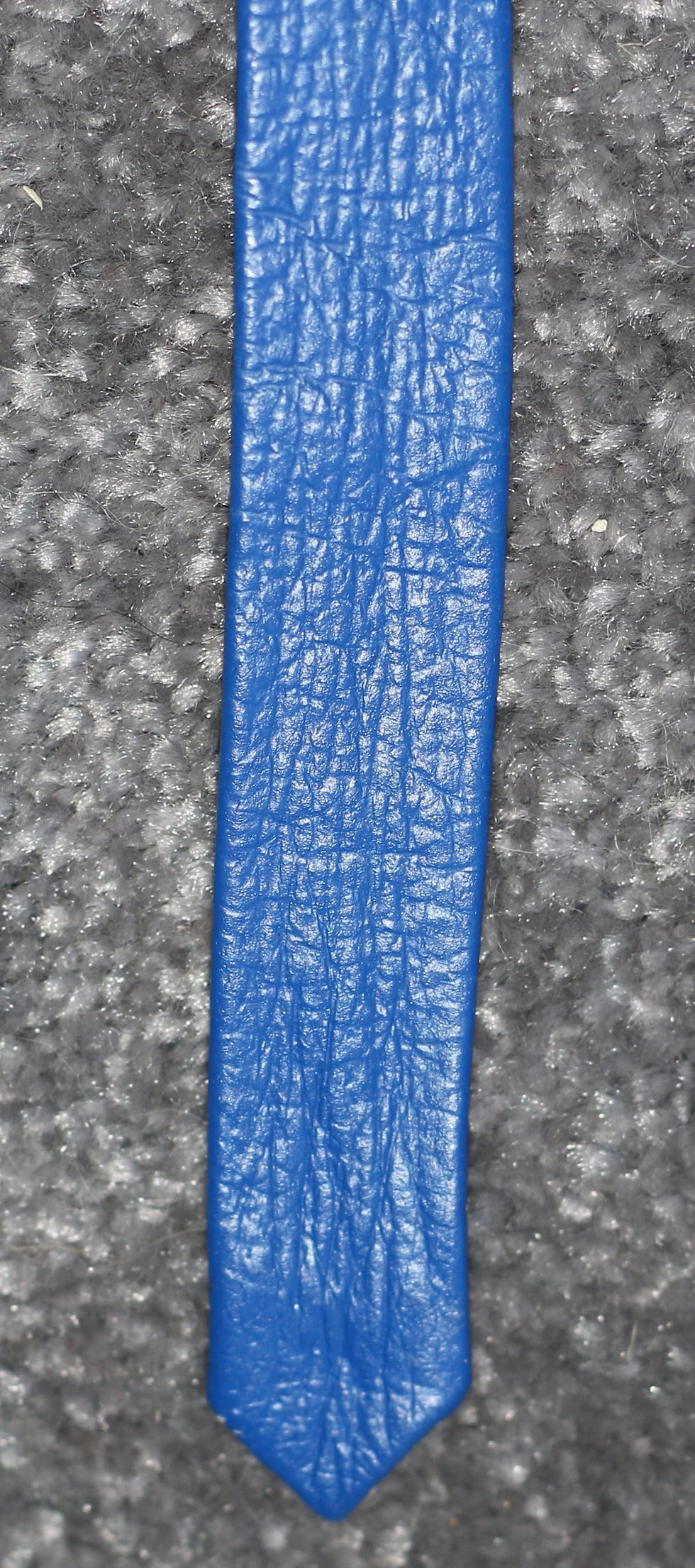 Miniaturbild: Preloved Vintage Genuine Blue Leather Necktie, Genuine Blue Leather tie