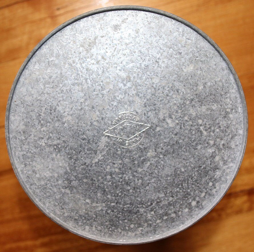 Μικρογραφία: Preloved Willow Metal Bin, made in Australia.