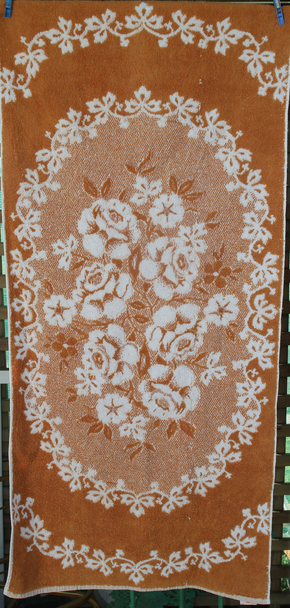 Miniaturbild: Preloved Vintage Guest Room Towel,  Floral Dri-glo Towel, Flower Towel