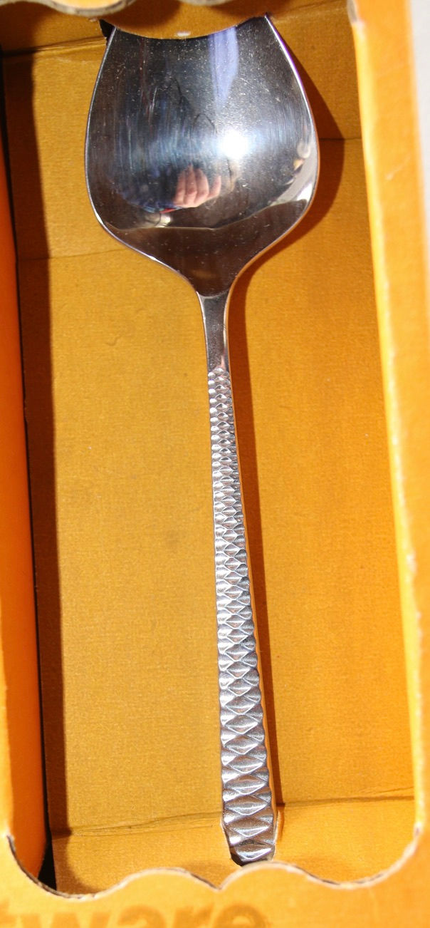 Miniatura: Preloved Vintage Johnson Fine Giftware Set, Johnson Dish and Spoon