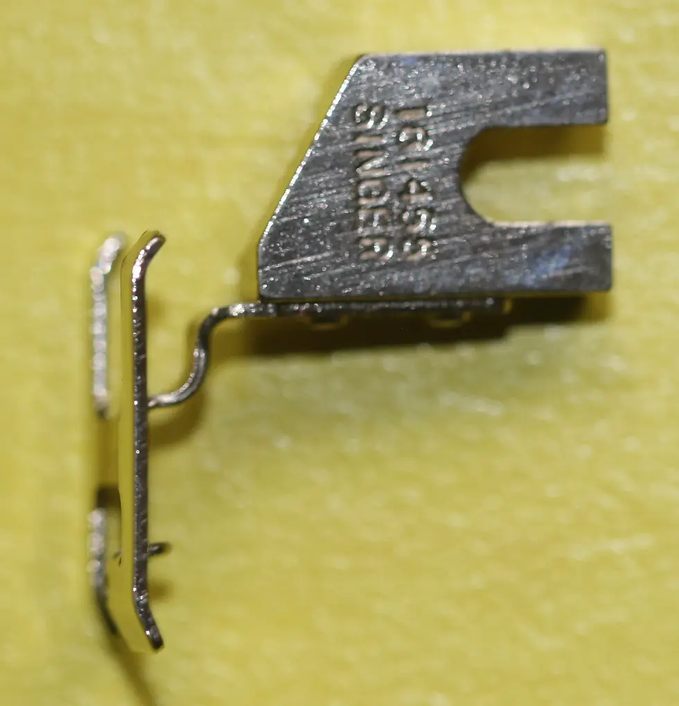 Miniatura: Preloved Singer Simanco sewing machine attachment. Simanco 161455