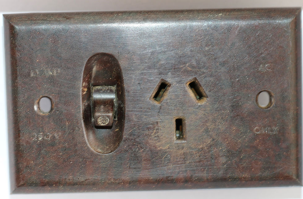 Miniatura: Preloved Vintage HPM power outlet or power point