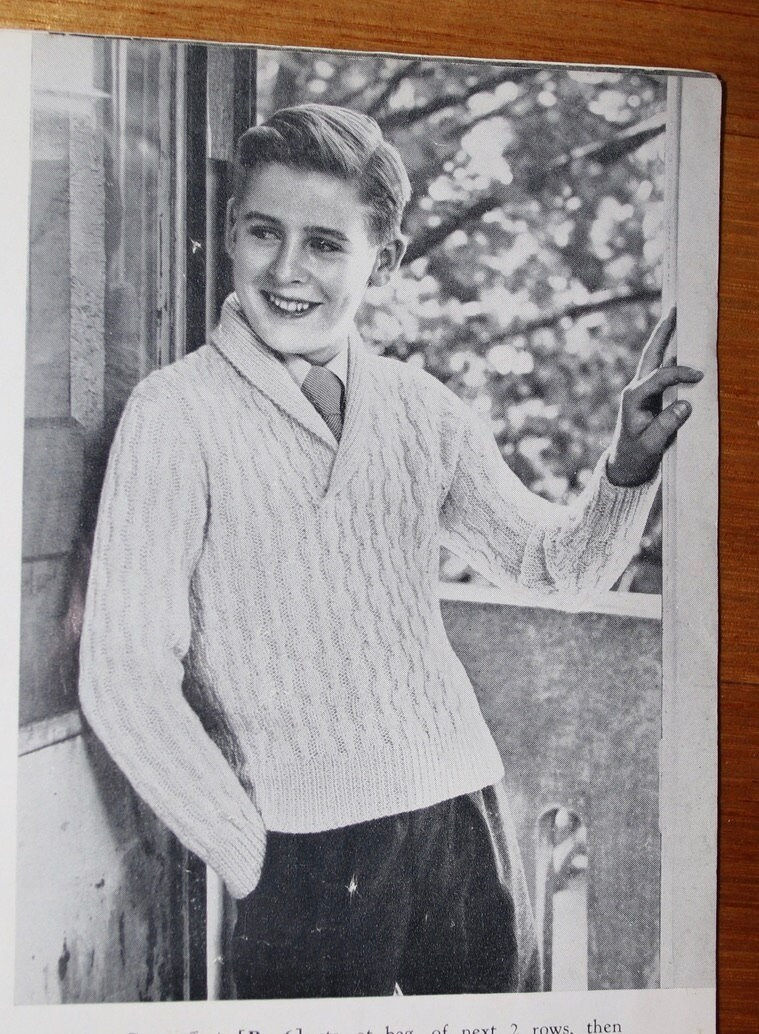 縮圖：Vintage Patons Knitting Book No. 425 - From 4 to 14 years. OOP patterns