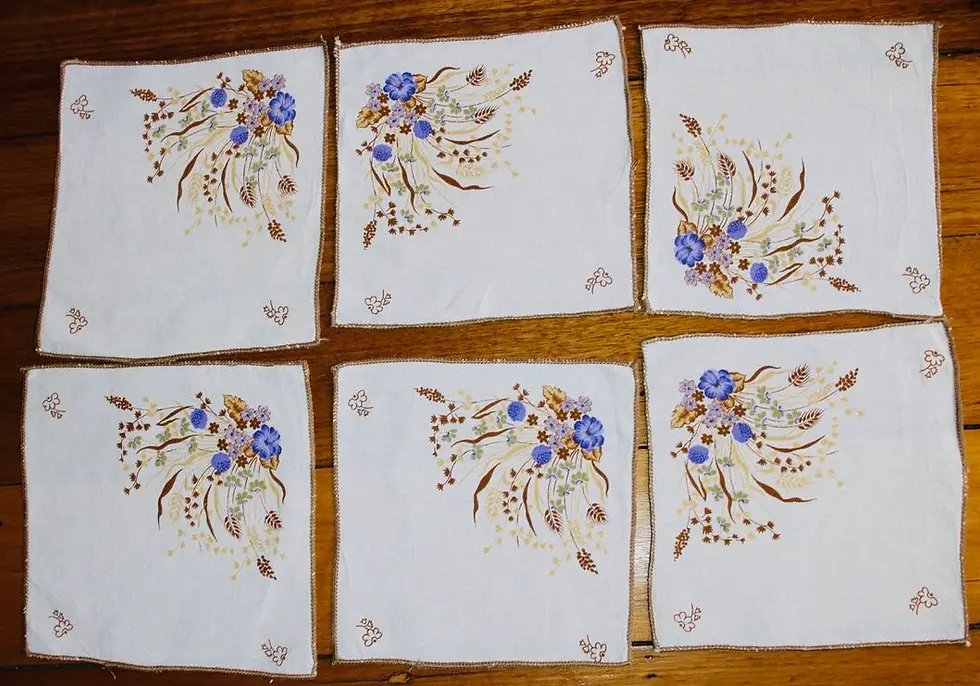 Thumbnail: Preloved Square Printed Floral Tablecloth with napkins and centremat