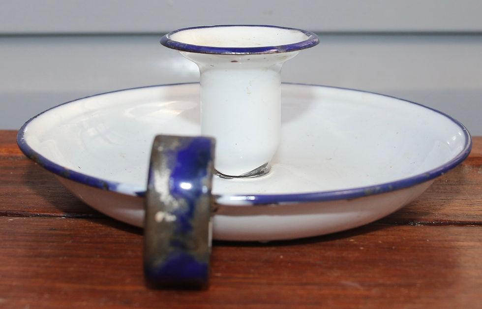Miniatura: Preloved Metal Wee Willy Winky Candle Holder, Rustic Candle Holder