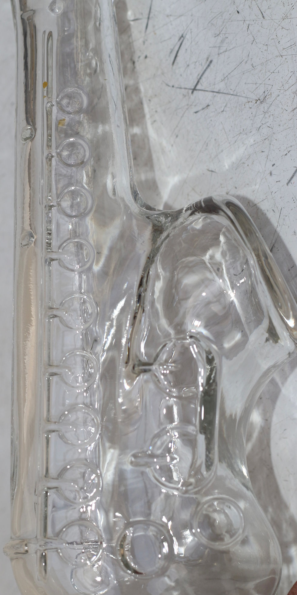 縮圖：Preloved Saxophone-shaped glass bottle