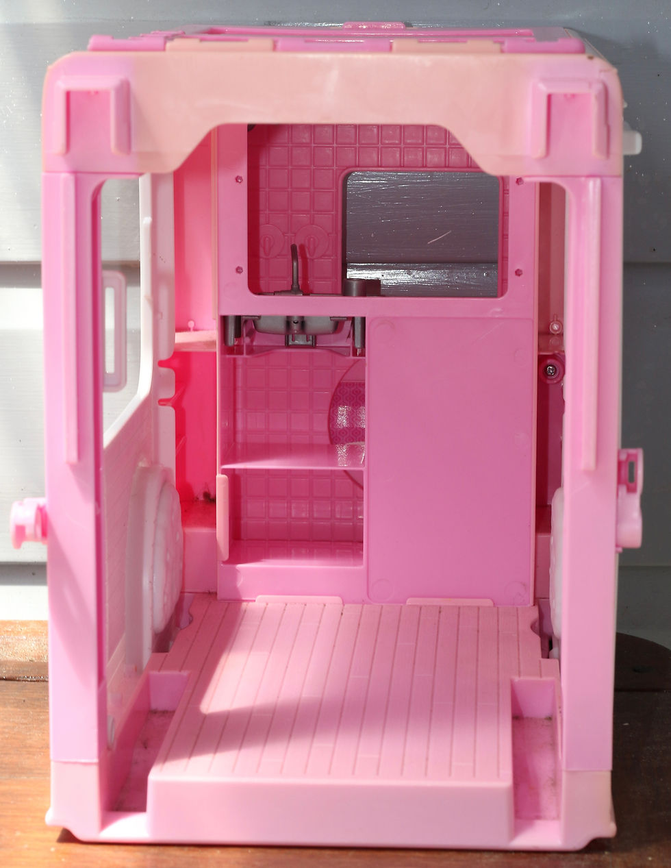 Miniature : Preloved Barbie  Dream Camper playset.